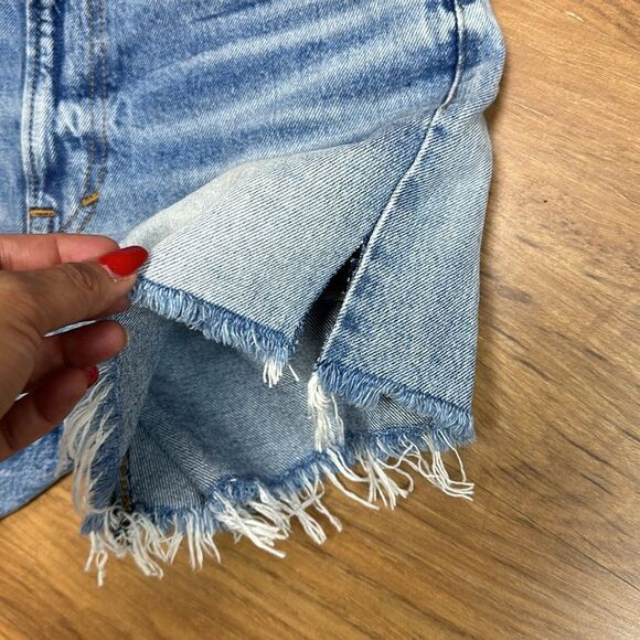 Lucky Brand Women Blue Denim “So Lucky" Distressed Cutoff Jean Shorts Size 2/26 - Picture 3 of 12